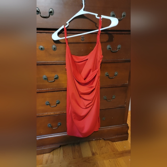Red Scoop Neck Knee-Length Dress - Picture 1 of 3